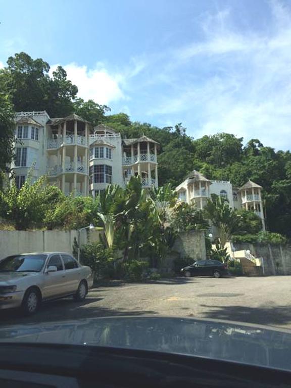 Sky Castles Apt J3 Ocho Rios Bagian luar foto
