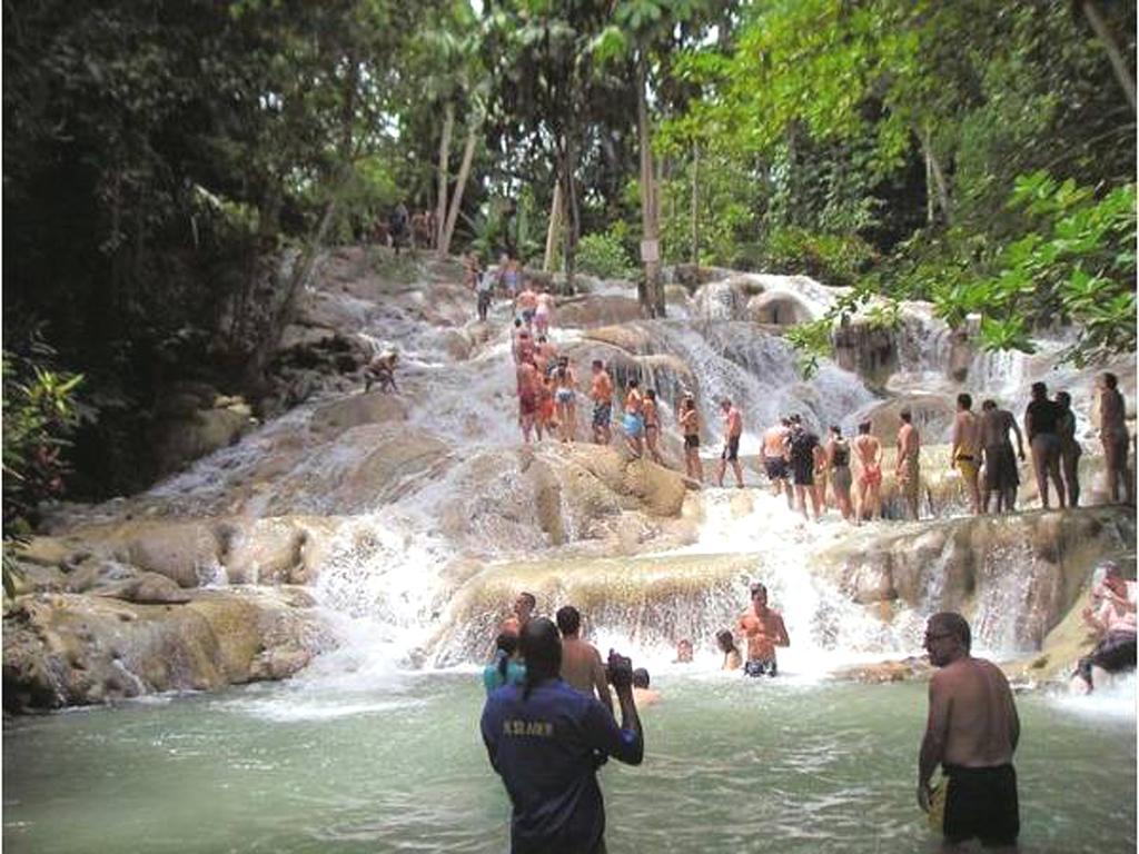 Sky Castles Apt J3 Ocho Rios Bagian luar foto